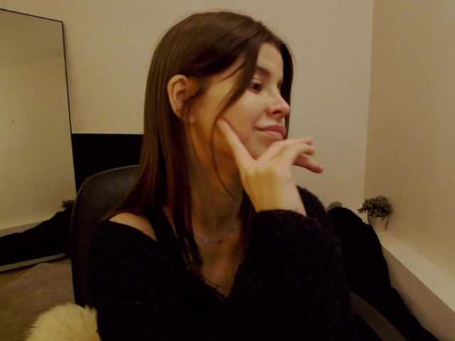 AryaJoliee