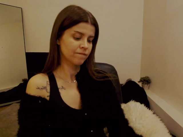 AryaJoliee