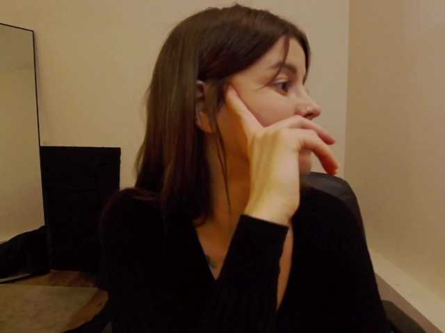 AryaJoliee