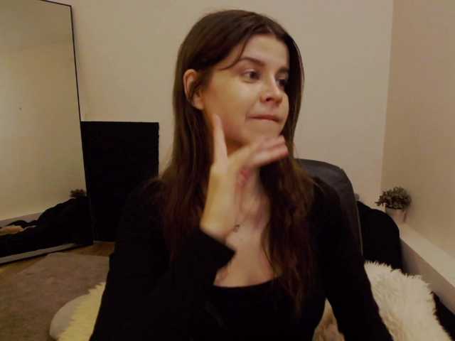 AryaJoliee