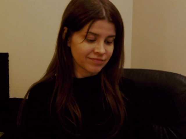 AryaJoliee