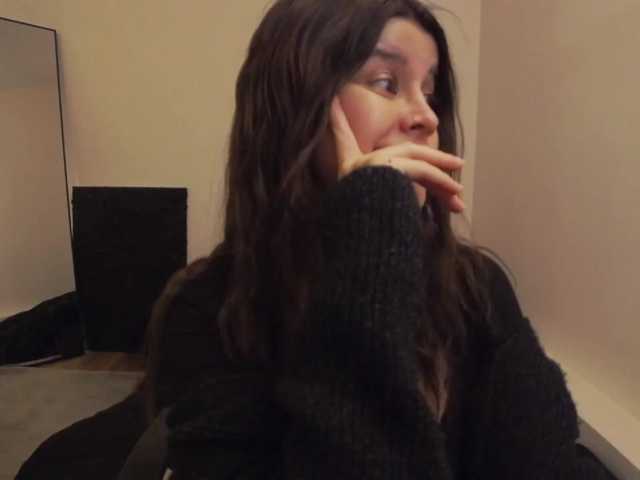 AryaJoliee