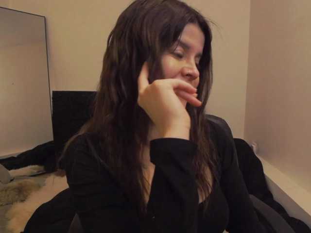 AryaJoliee