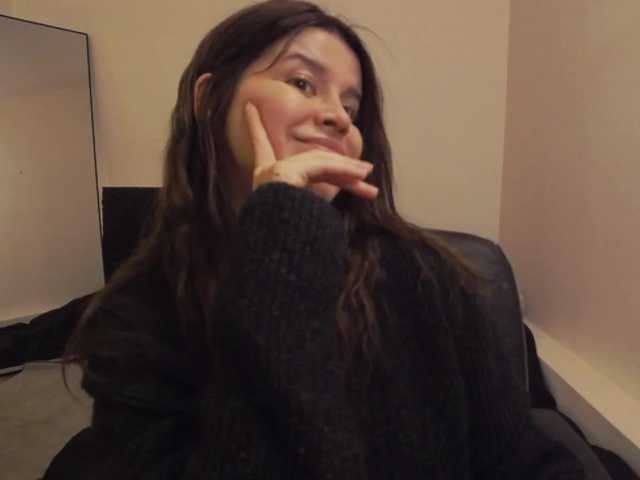 AryaJoliee