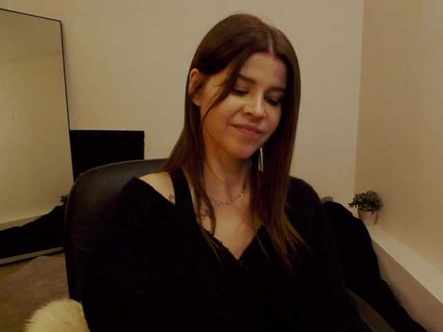 AryaJoliee