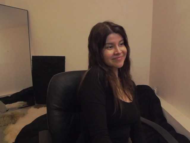 AryaJoliee