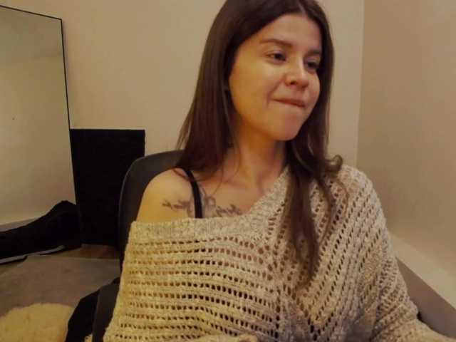 AryaJoliee