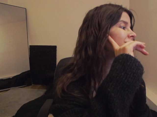 AryaJoliee