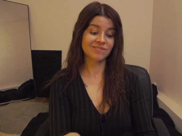 AryaJoliee