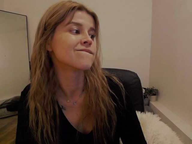 AryaJoliee