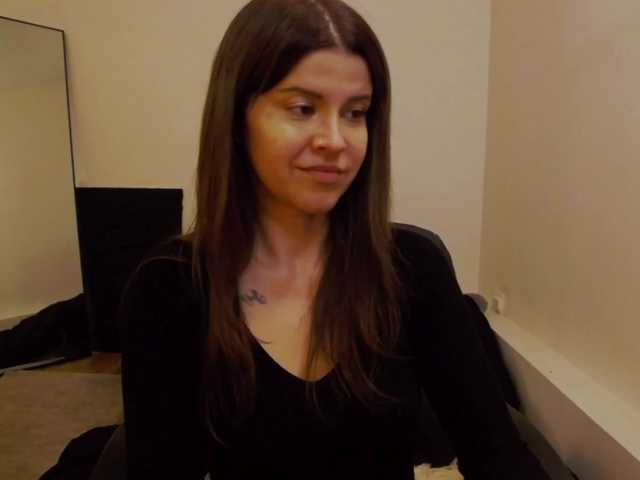 AryaJoliee