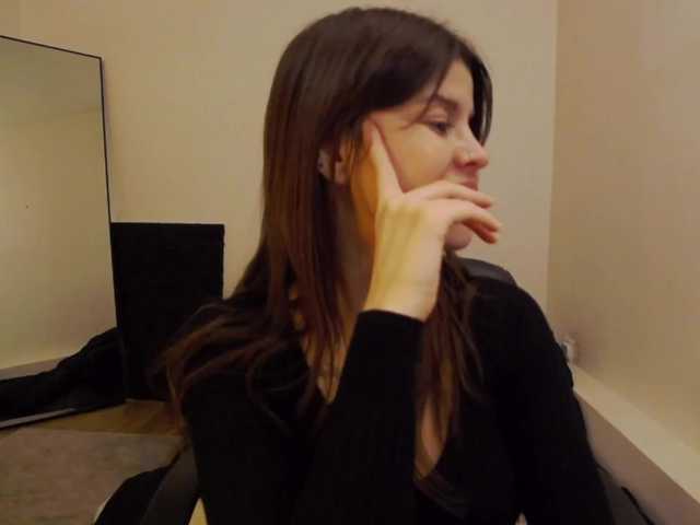 AryaJoliee