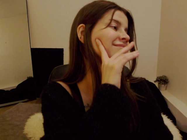 AryaJoliee