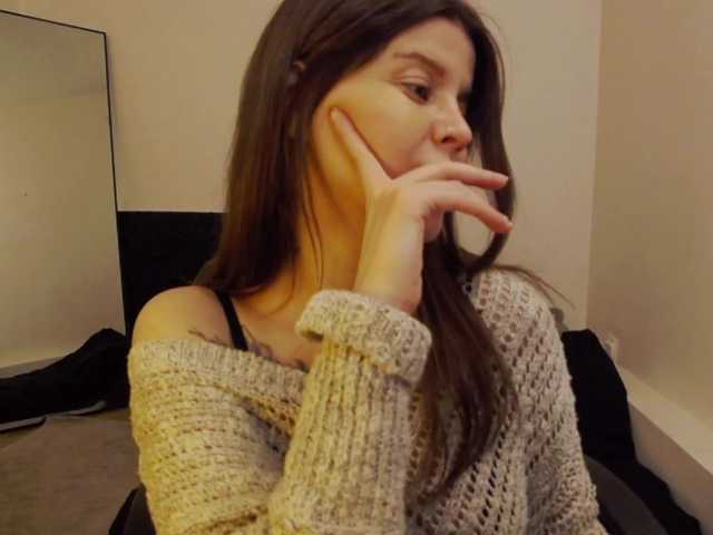 AryaJoliee