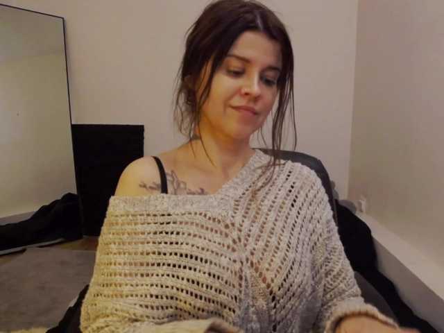 AryaJoliee