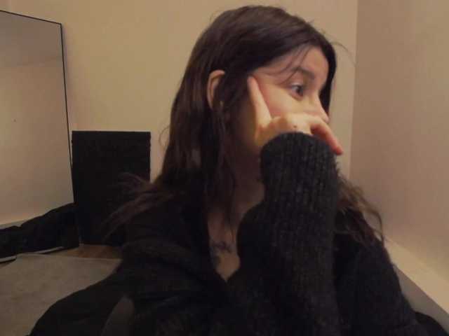 AryaJoliee