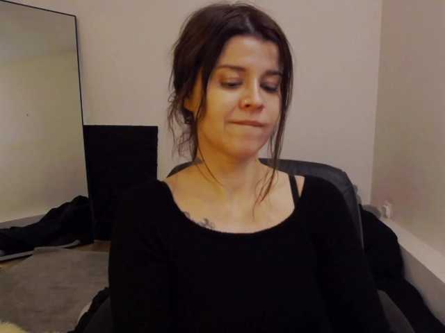 AryaJoliee
