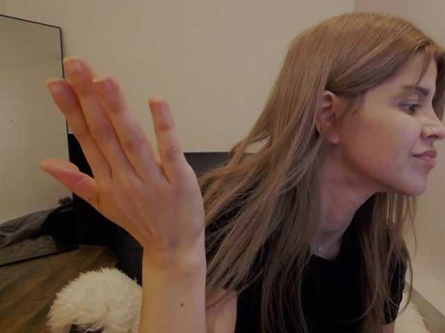 AryaJoliee