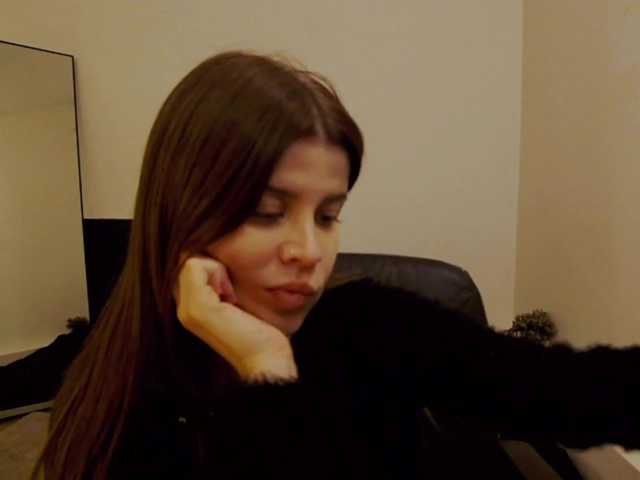 AryaJoliee