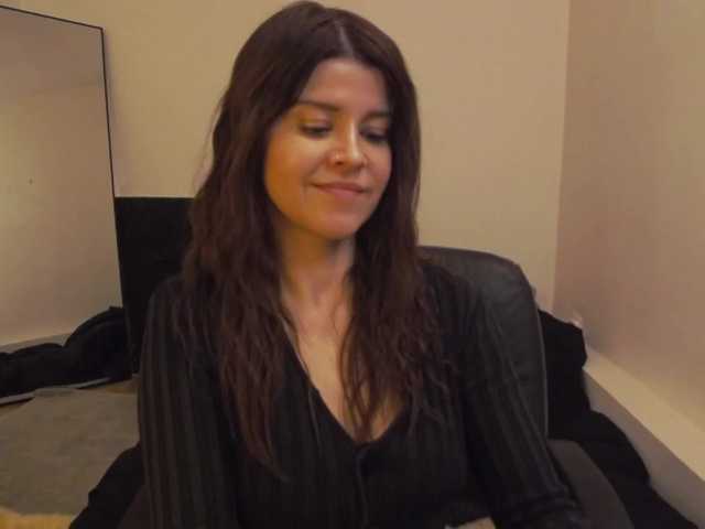 AryaJoliee