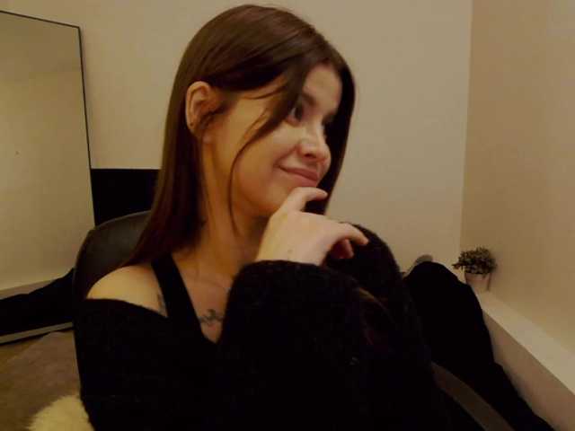 AryaJoliee