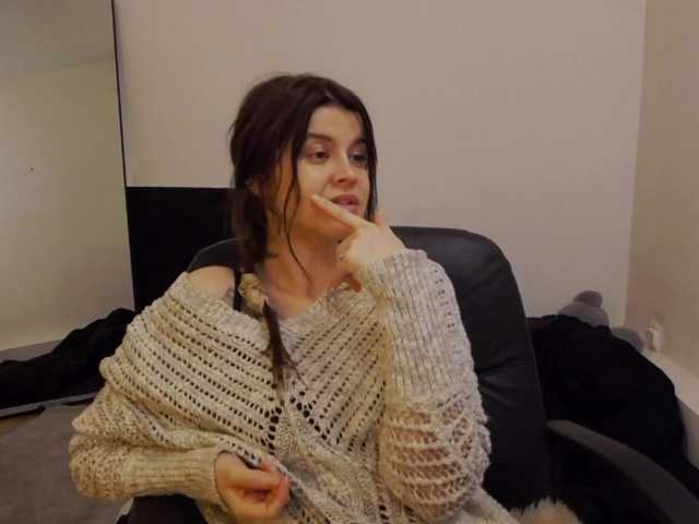 AryaJoliee