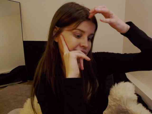 AryaJoliee