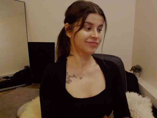 AryaJoliee webcam