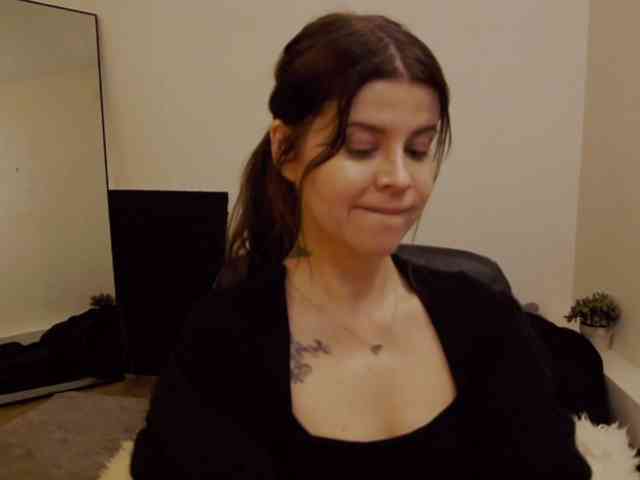 AryaJoliee webcam