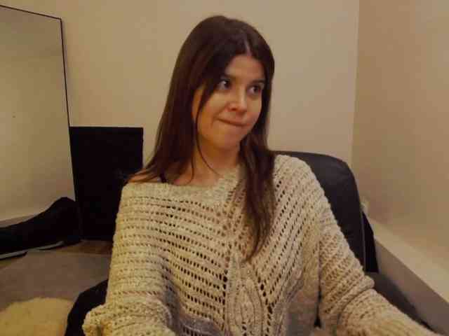 AryaJoliee