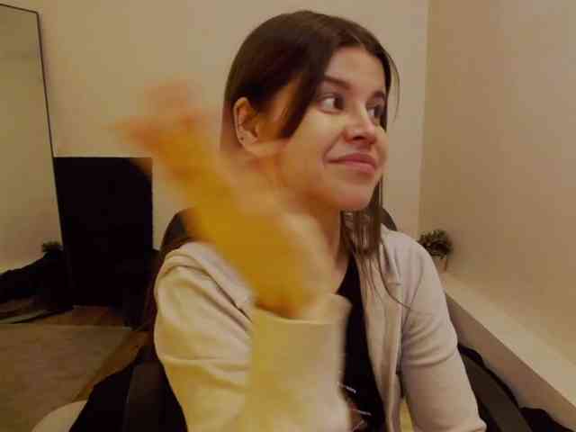 AryaJoliee