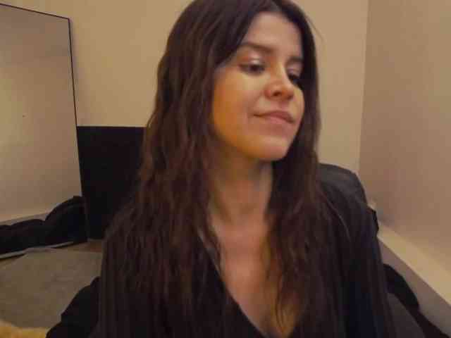 AryaJoliee