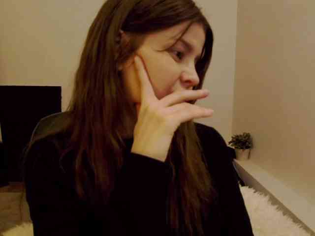 AryaNoiree webcam