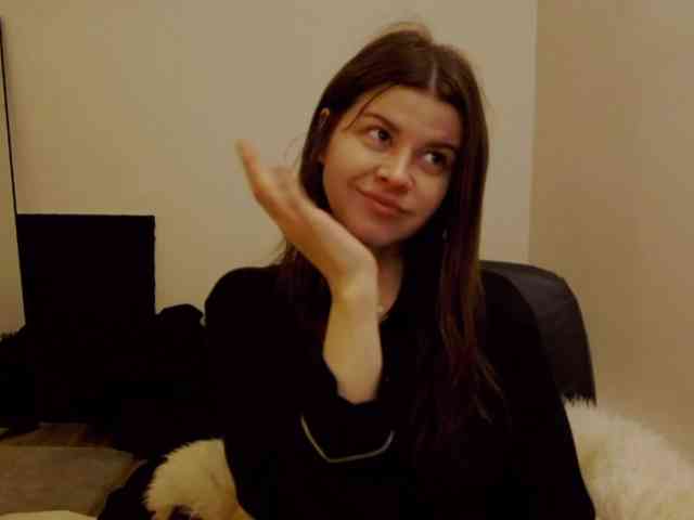 AryaJoliee