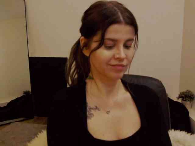 AryaJoliee webcam