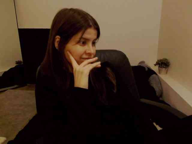 AryaJoliee