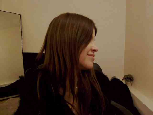 AryaJoliee