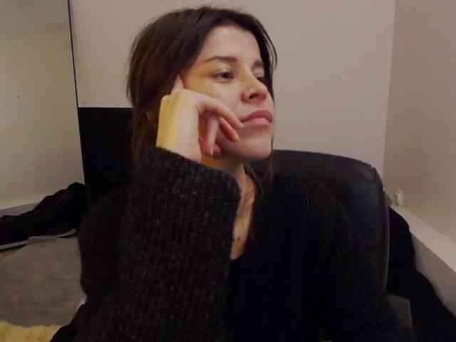 AryaJoliee