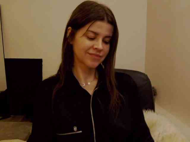 AryaJoliee