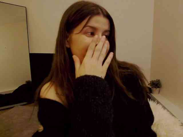 AryaNoiree webcam