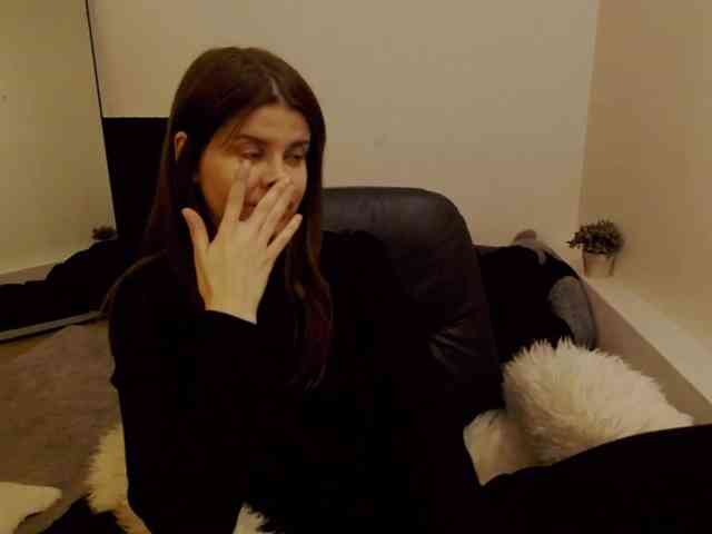 AryaJoliee