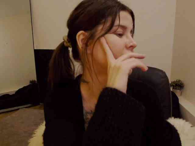 AryaJoliee webcam