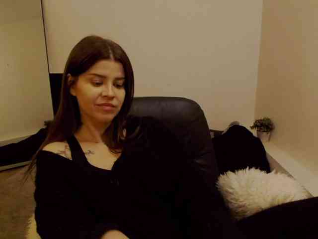 AryaJoliee