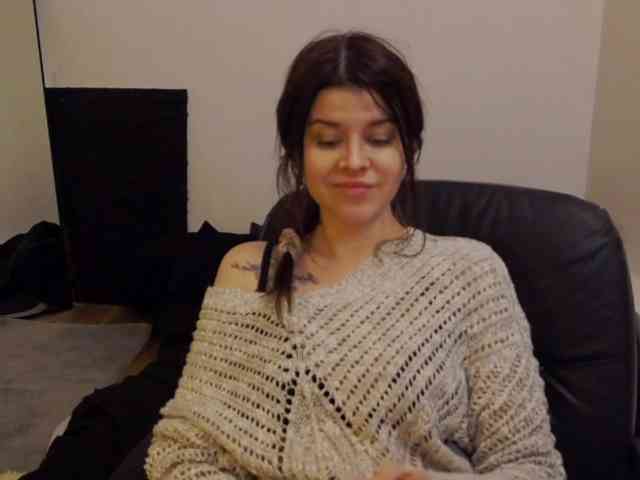 AryaJoliee