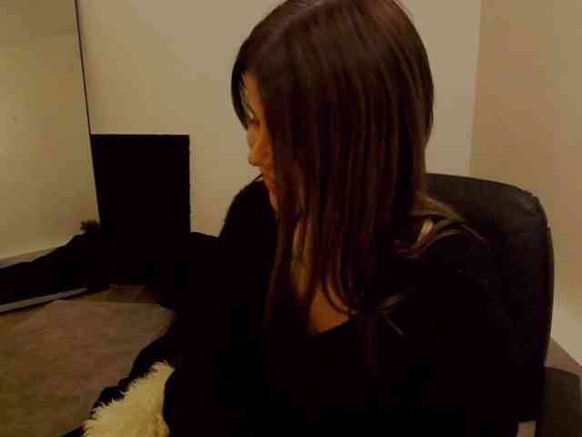 AryaJoliee