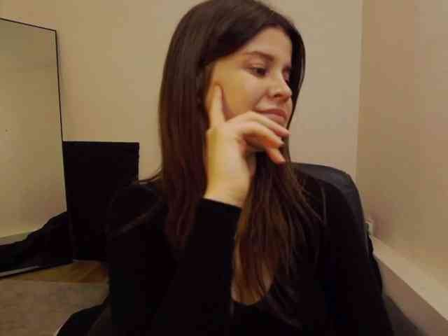 AryaJoliee webcam