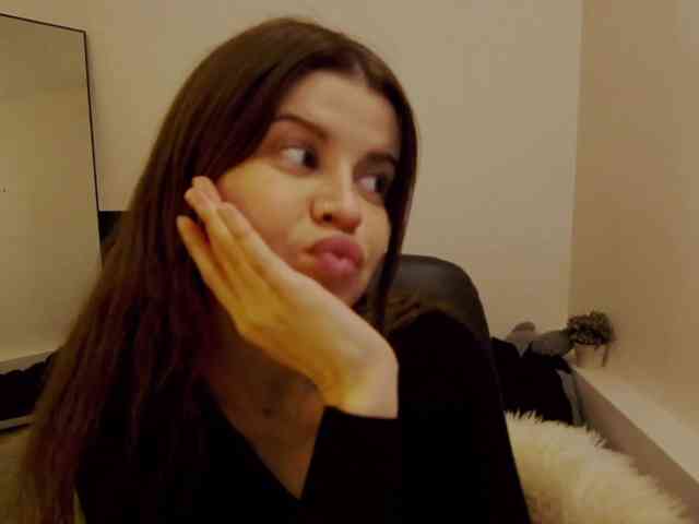 AryaJoliee Live Webcam on BongaCams