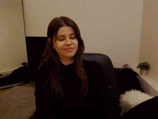 AryaJoliee