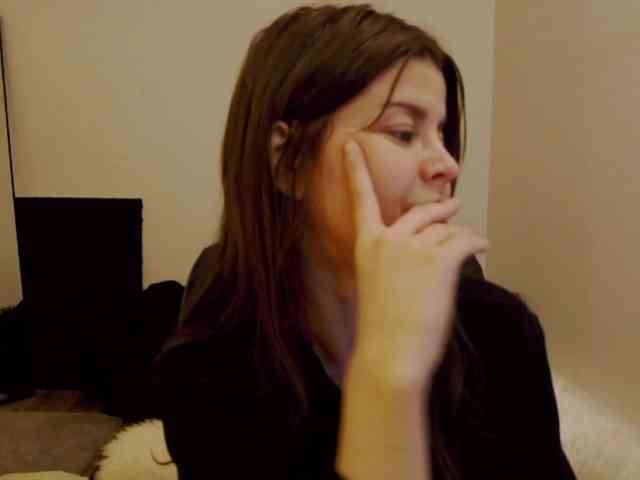 AryaJoliee