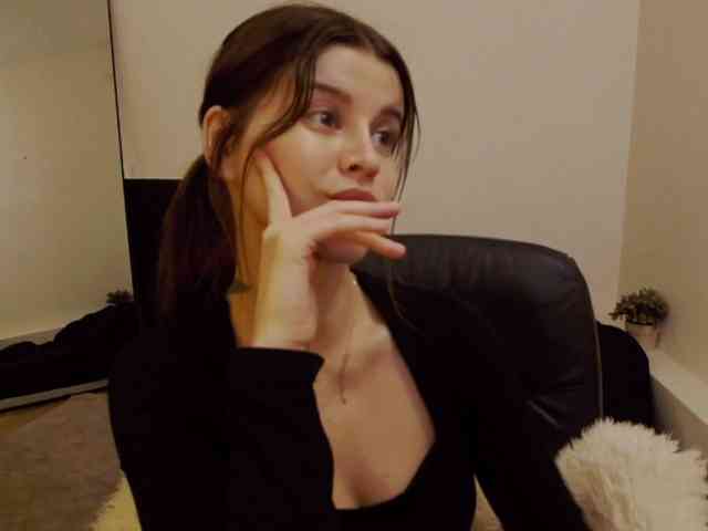 AryaJoliee webcam